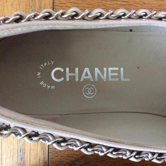 Chanel Cream Loafers - Picture 3 of 7